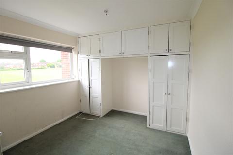 8 Colne Valley, Upminster, RM14 1QA