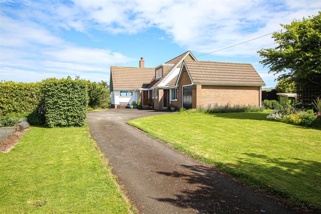 Bucks Cross, Bideford, EX39 5 bed detached house £575,000
