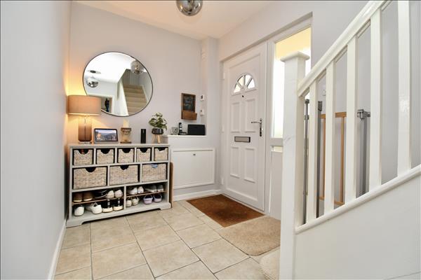 Spacious Entrance Ha