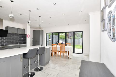 1 Brook Lane, Bexley, DA5 1DW