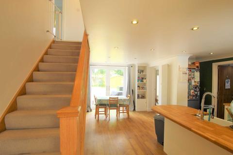 10 Dovedale Close, Caversham, Reading, RG4 7AL