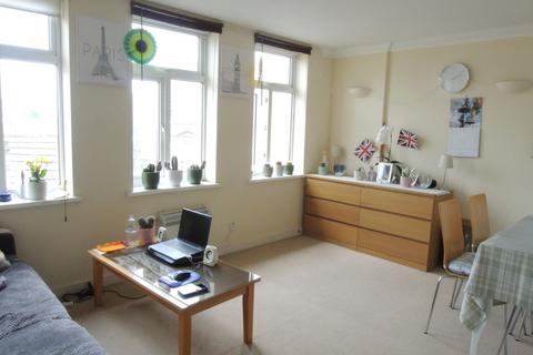 1 bedroom flat for sale, Abney Park Court, London N16