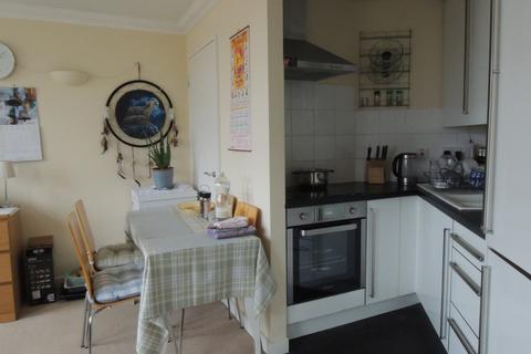 1 bedroom flat for sale, Abney Park Court, London N16