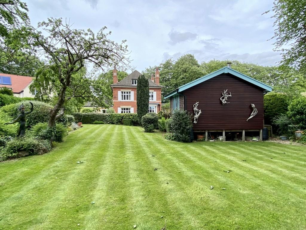 The Spinney, Spofforth Hill, Wetherby, LS22 5 bed detached house £