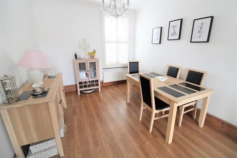 170 Station Road, Crayford, Dartford, DA1 3QQ