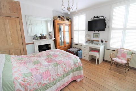 170 Station Road, Crayford, Dartford, DA1 3QQ