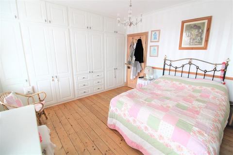 170 Station Road, Crayford, Dartford, DA1 3QQ