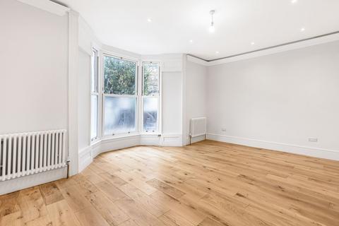 2 bedroom flat to rent, Amhurst Road, Stoke Newington