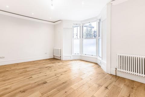 2 bedroom flat to rent, Amhurst Road, Stoke Newington