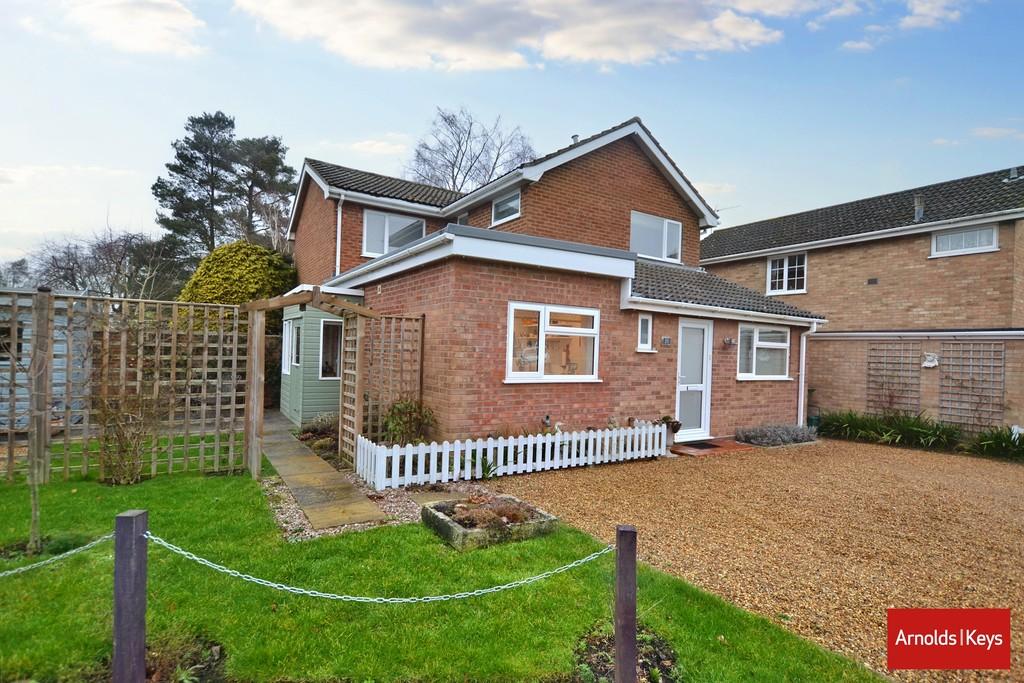 Stuart Road, Aylsham 4 bed detached house £425,000