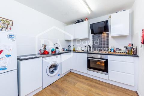 4 bedroom apartment to rent, Portland Road, Tottenham , London