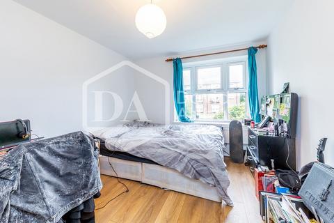 4 bedroom apartment to rent, Portland Road, Tottenham , London