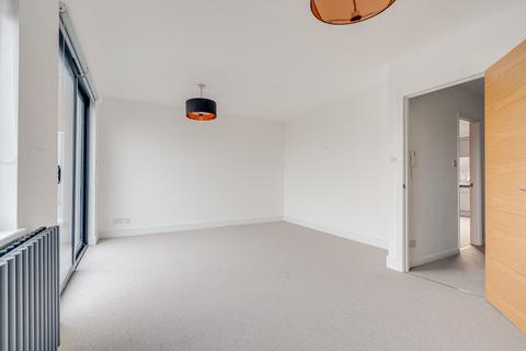64 Coolhurst Road, London, N8 8EU