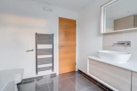 64 Coolhurst Road, London, N8 8EU