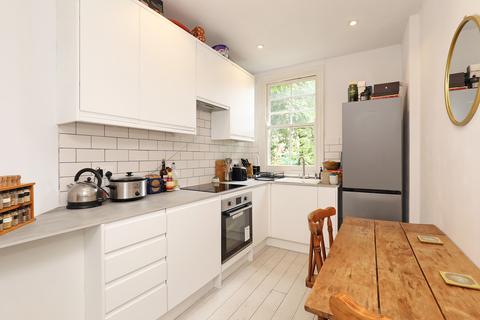 6 Victoria Place, Richmond, TW9 1RU