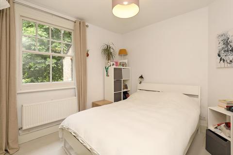 6 Victoria Place, Richmond, TW9 1RU