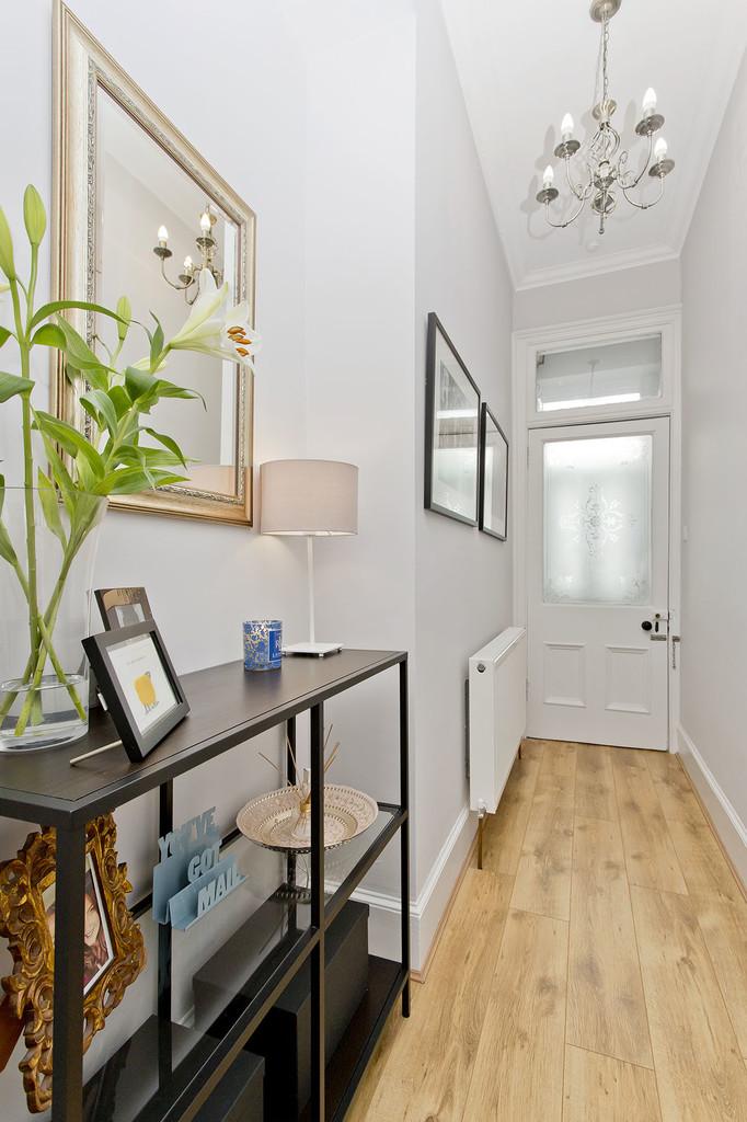 Academy Street, Bathgate 2 bed terraced house £184,000
