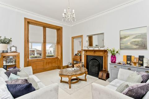 6 Academy Street, Bathgate, EH48 1DX