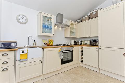 6 Academy Street, Bathgate, EH48 1DX