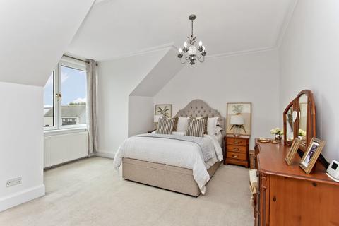 6 Academy Street, Bathgate, EH48 1DX