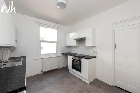 3 bedroom maisonette to rent, Old Shoreham Road, Hove