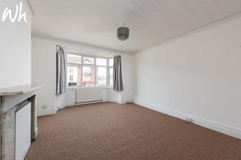 3 bedroom maisonette to rent, Old Shoreham Road, Hove