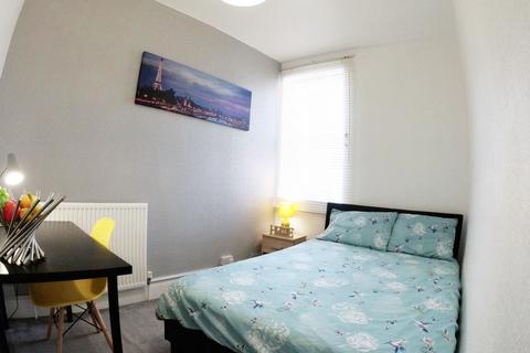1 bedroom in a house share to rent, 16 Eastbourne Street Monks Road, Lincoln, Lincolnshire, LN2 5BW, United Kingdom