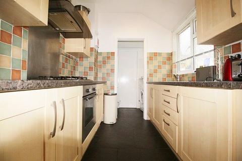 1 bedroom in a house share to rent, 16 Eastbourne Street Monks Road, Lincoln, Lincolnshire, LN2 5BW, United Kingdom