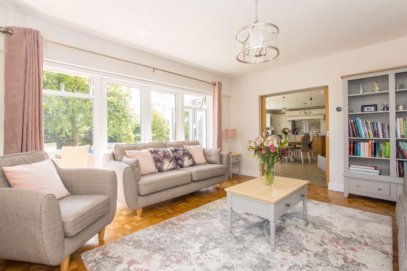 Robinswood Close, Penarth 4 bed detached house £875,000