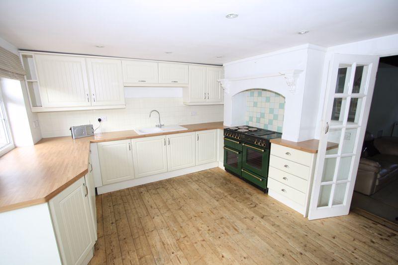 Winchester Street, Botley, Southampton SO30 2EB 2 bed semidetached