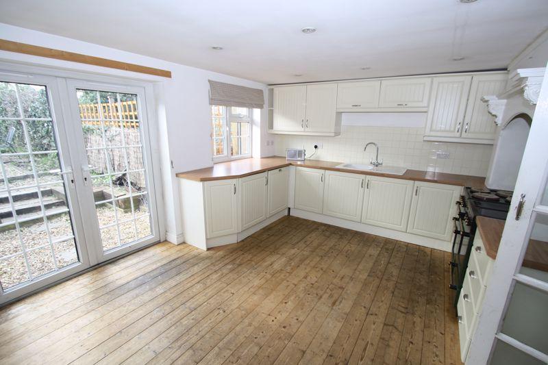 Winchester Street, Botley, Southampton SO30 2EB 2 bed semidetached