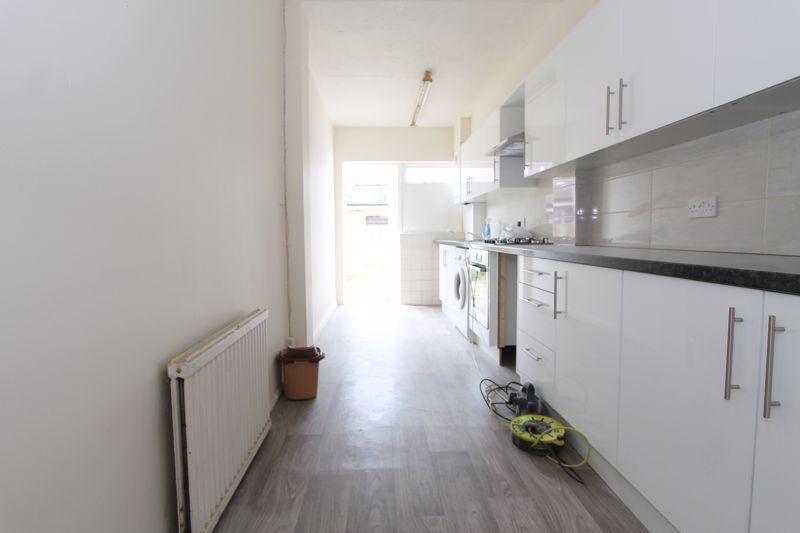 Northcote Avenue, Southall 4 bed terraced house £1,800 pcm (£415 pw)