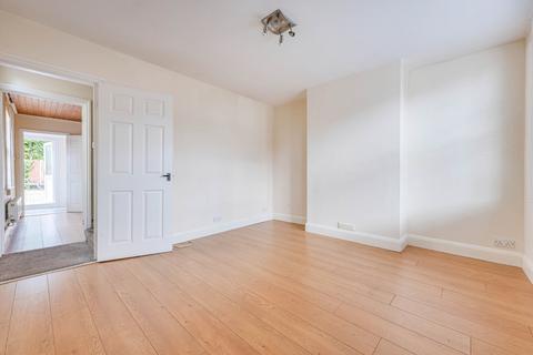 38 Castle Road, Rayleigh, SS6 7QF