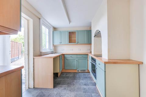 38 Castle Road, Rayleigh, SS6 7QF