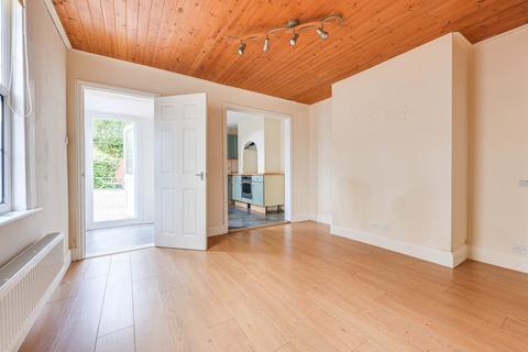 38 Castle Road, Rayleigh, SS6 7QF
