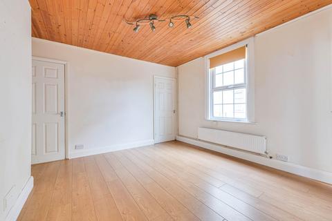 38 Castle Road, Rayleigh, SS6 7QF