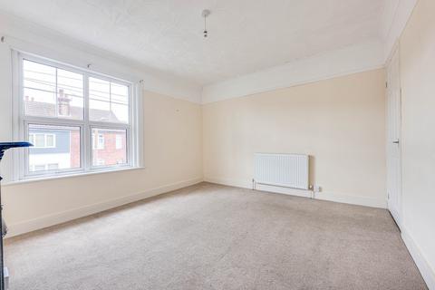 38 Castle Road, Rayleigh, SS6 7QF