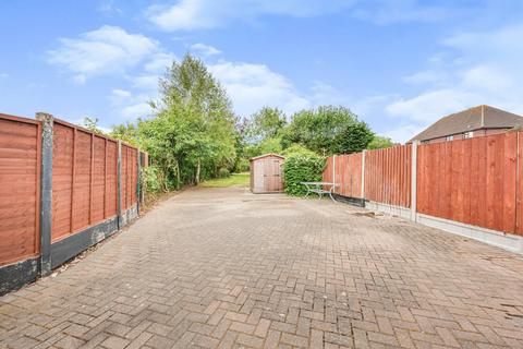 38 Castle Road, Rayleigh, SS6 7QF