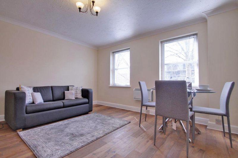 Stepney Green, London 1 bed flat £1,408 pcm (£325 pw)
