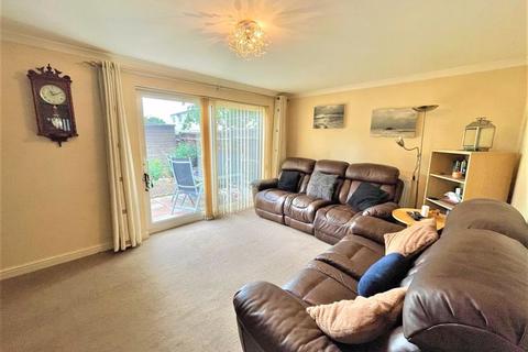 21 Mayflower Close, South Ockendon, RM15 6HZ
