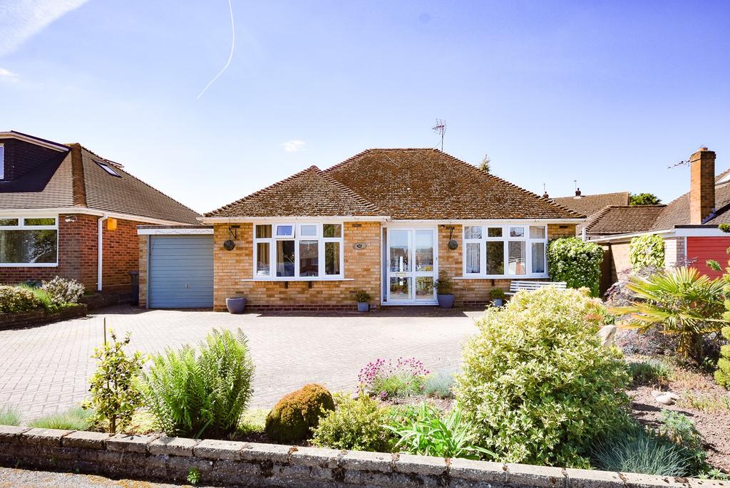 Furnivall Crescent, Lichfield, WS13 3 bed detached bungalow £435,000