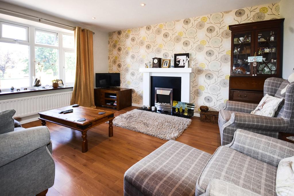 Furnivall Crescent, Lichfield, WS13 3 bed detached bungalow £435,000