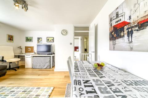3 bedroom apartment for sale - Priory Crescent, London, SE19