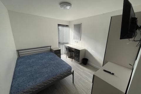 1 bedroom apartment to rent, Room 10 Flat 3, Trinity Square, Trinity Street