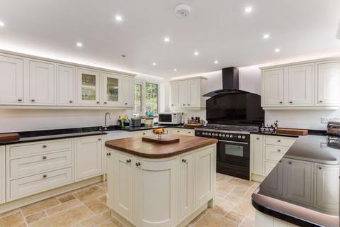 4 bedroom detached house for sale, London Road, Corwen