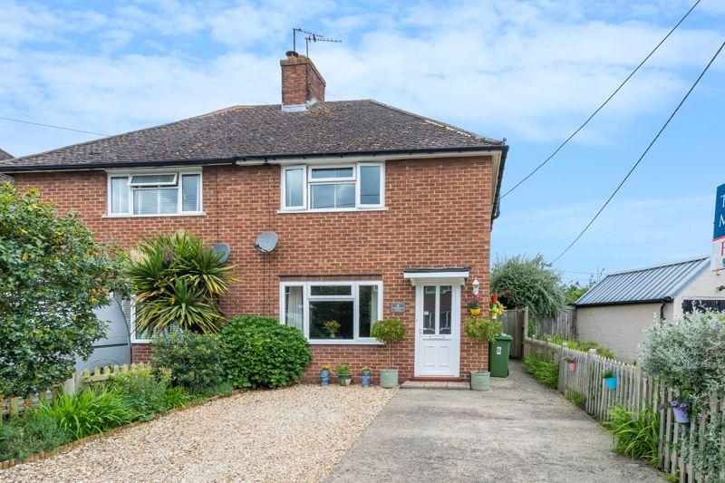 Collingwood Avenue, Didcot 2 bed semidetached house £325,000