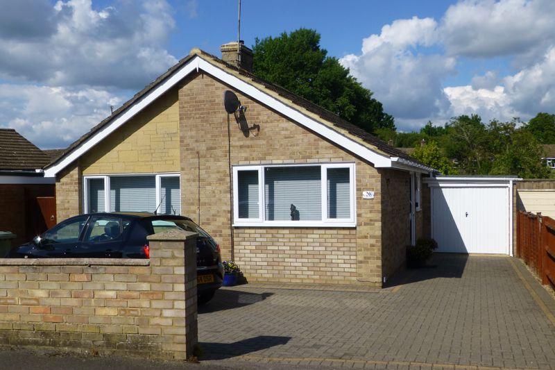 Barry Avenue, Bicester 2 bed detached bungalow for sale £435,000
