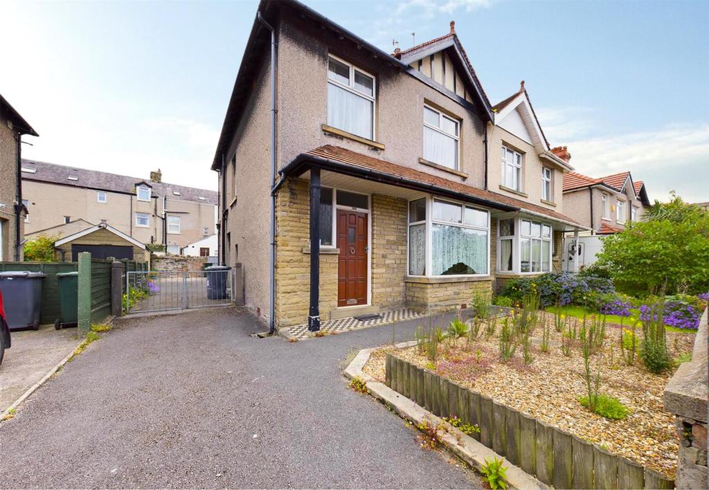 Thornton Road, Morecambe 3 bed semidetached house £200,000