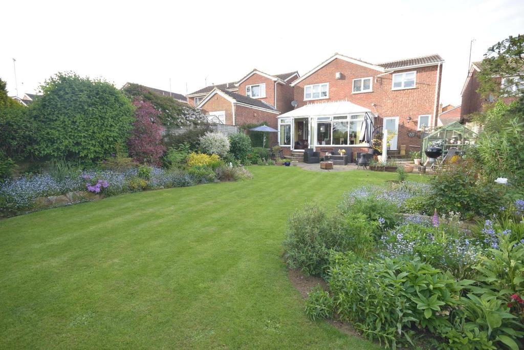Broadlands, Desborough 4 bed detached house £330,000