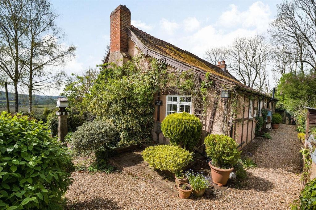 Dingley Dell, Shucknall Hill, Hereford, Herefordshire 3 bed detached